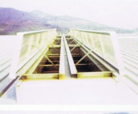 电动采光排烟天窗（三角型）